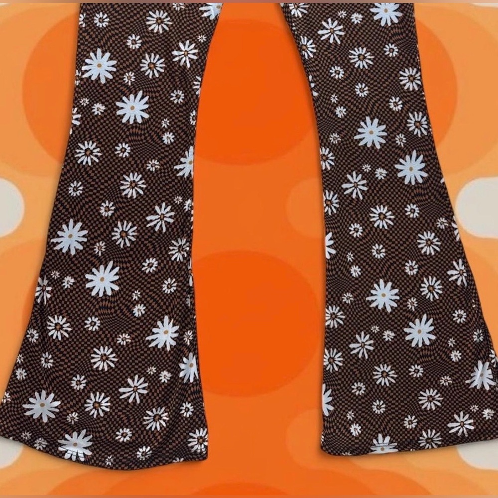Altar’d State Daisy Flare Leggings - Picture 6 of 6